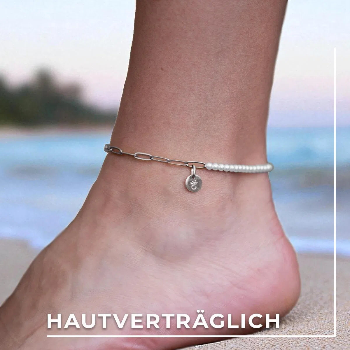 Amoonìc Fußkettchen für Damen aus Edelstahl mit Perlen Gold & Silber - Wasserfest & Verstellbar Zierliche Fußkette Sommer Schmuck Hautverträglich & Nickelfrei Fussketten für Frauen Geschenk Gravur