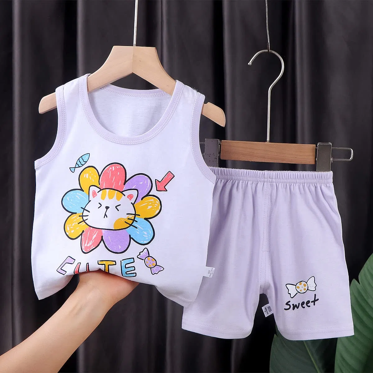 8er Packung Mädchen oder Babies Ärmelloses T-Shirt Weste Oberteile Shorts Hosen Outfits Kleidung Sets, Alter (6 Monate-5 Jahre)