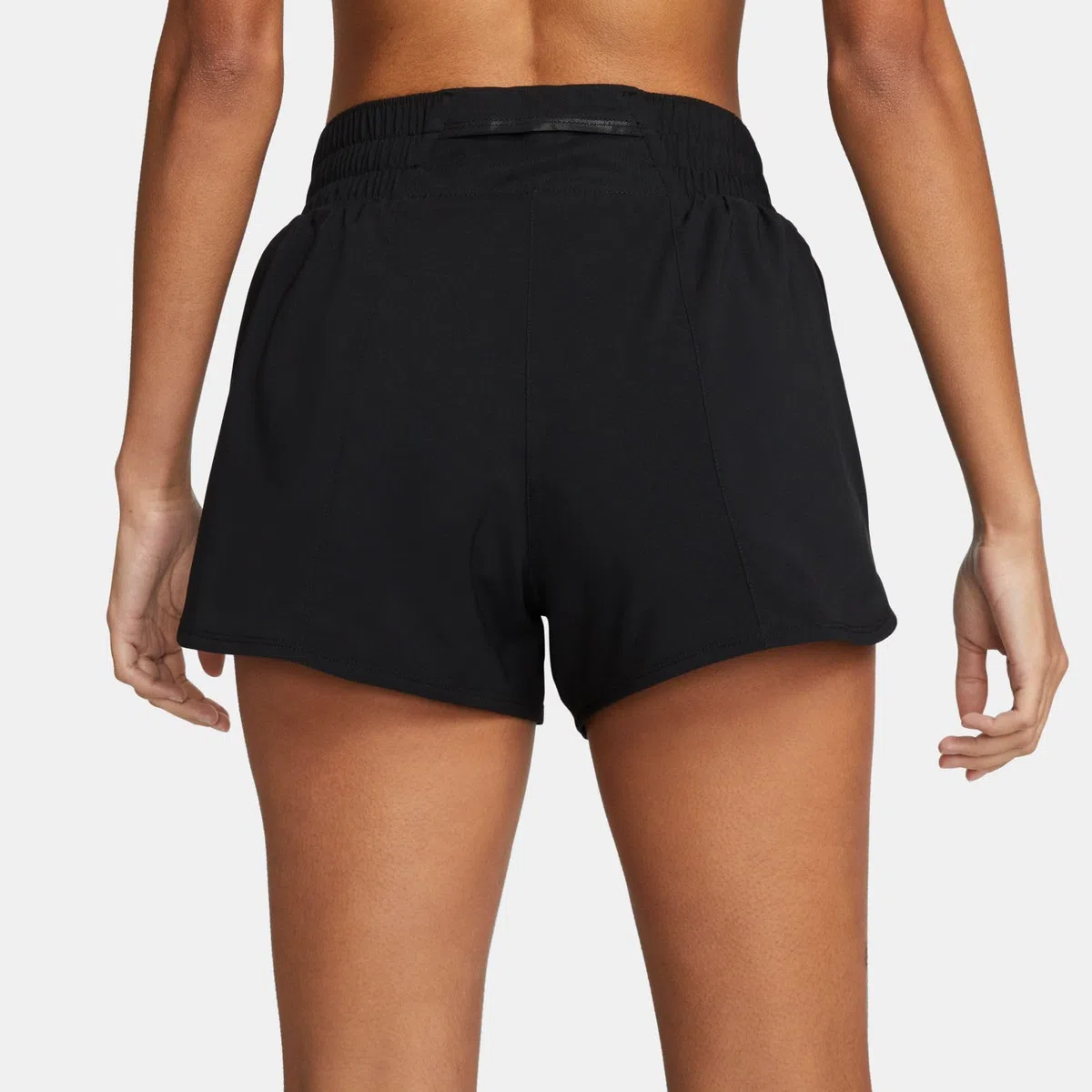 Nike One Dri-FIT 2-in-1-Shorts mit mittelhohem Taillenbund für Damen (ca. 7,5 cm), DX6012