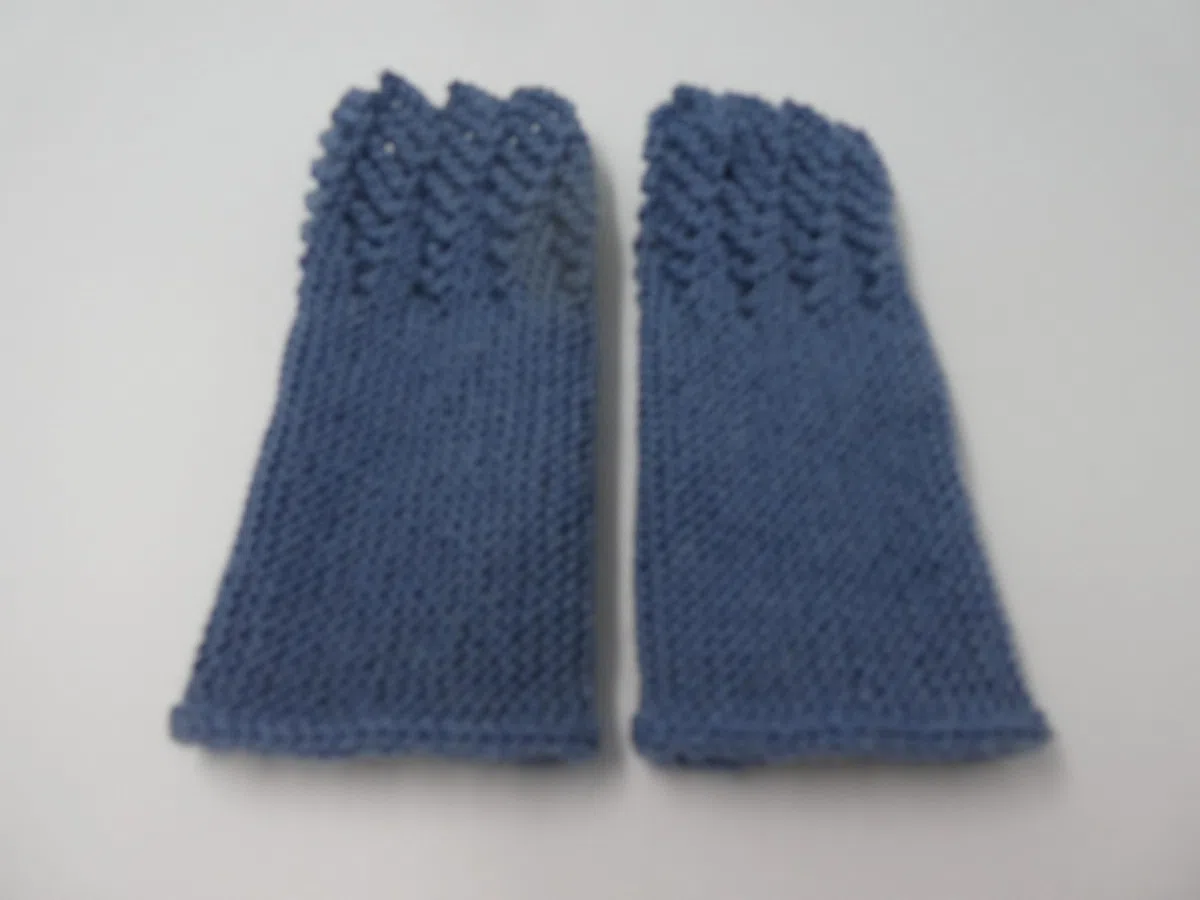 1 Paar Handgestrickte Pulswärmer mit schönem Muster, Blau, Merino-Qulität, Angelika Patschi