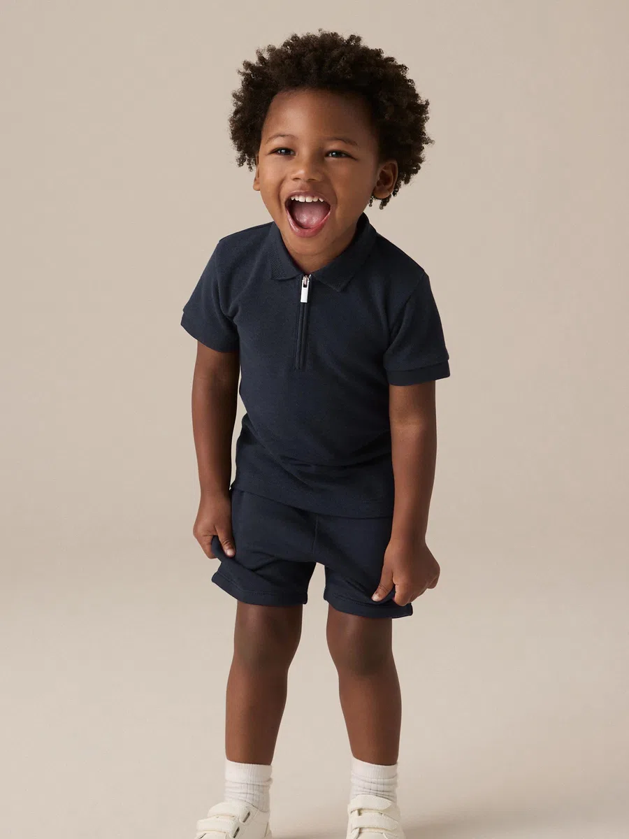 NEXT Jungen Standard Kurzarm-Polohemd mit Reißverschluss und Shorts 62-122
