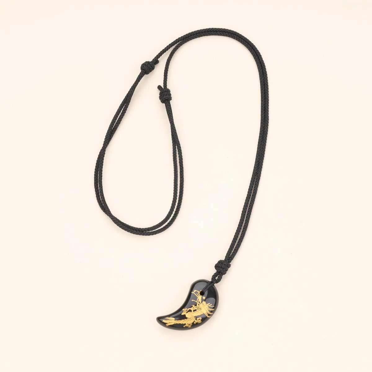COAI Unisex Edelstein Kette mit Japanischem Magatama Anhänger