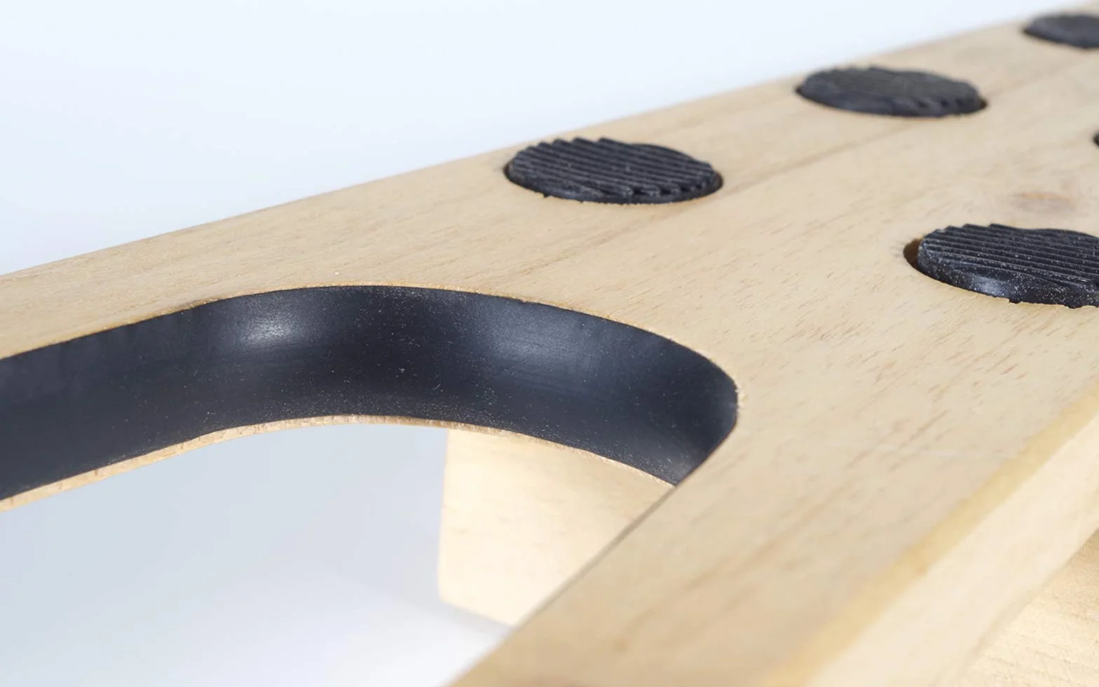 Kaps Stiefelknecht aus Holz mit Gummieinlage – robuster & stabiler Schuhauszieher & Stiefelauszieher mit Anti Rutsch Gumminoppen – Schuhknecht für z.B. Boots, Stiefel, Reitstiefel & Gummistiefel