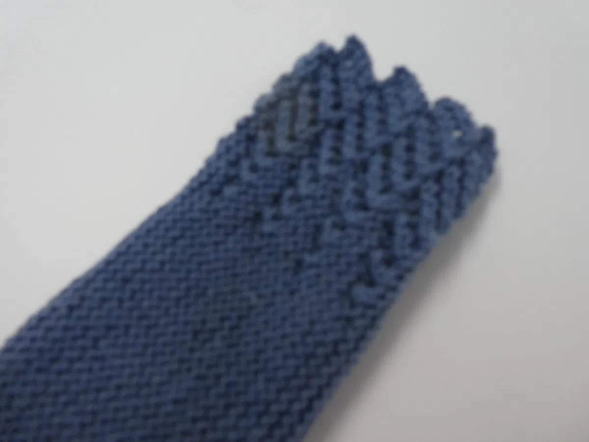 1 Paar Handgestrickte Pulswärmer mit schönem Muster, Blau, Merino-Qulität, Angelika Patschi