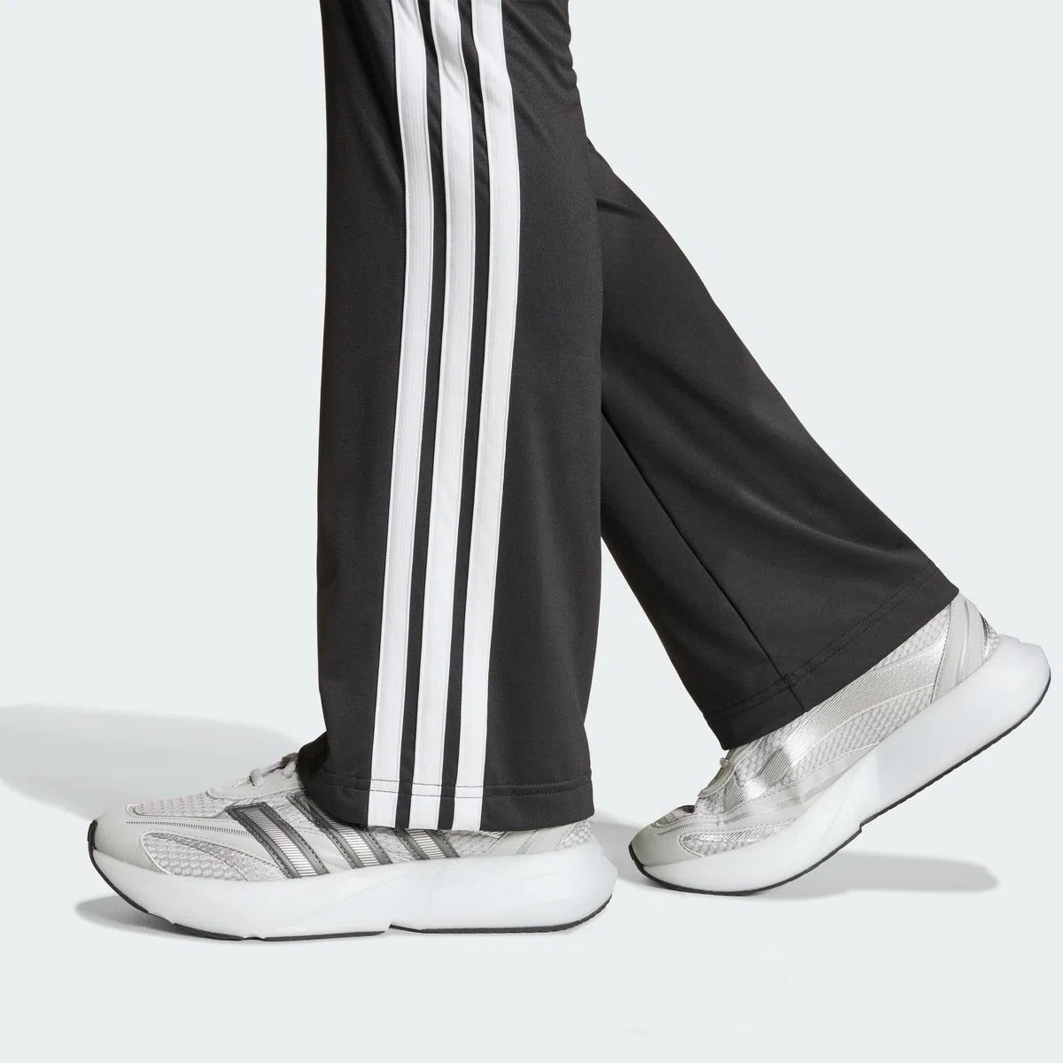 adidas Unisex Kids Train Essentials 3-Streifen Flared Leggings