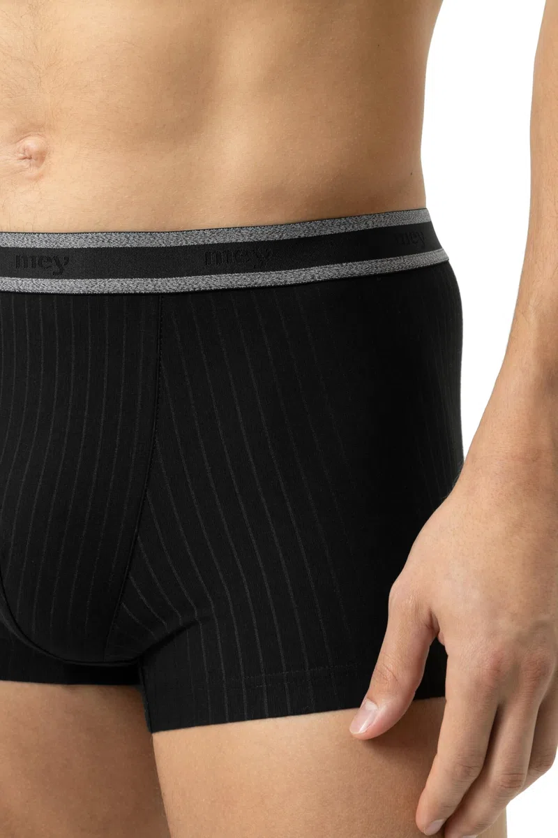 Mey Herren Shorty: Klassischer Sitz, Aufgesetzter Webbund, Logo, Flache Beinabschlüsse, Formstabil, Serie Unlimited