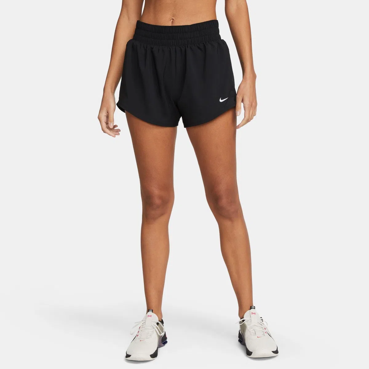 Nike One Dri-FIT 2-in-1-Shorts mit mittelhohem Taillenbund für Damen (ca. 7,5 cm), DX6012