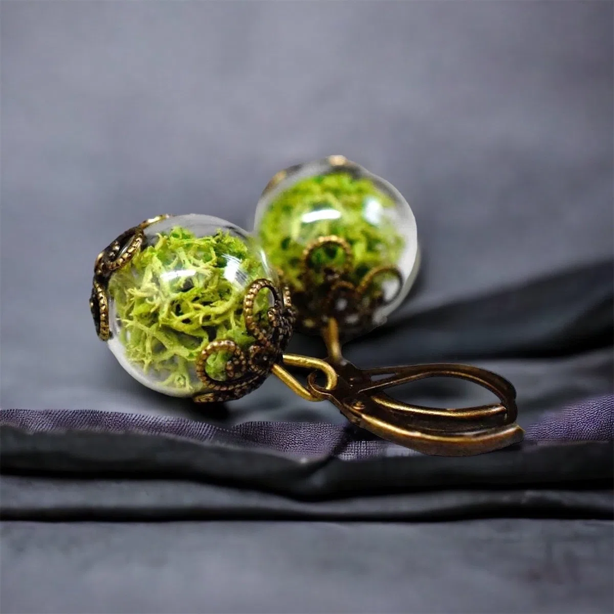MadamLili Echtes Moos Ohrringe Set Bronze Ohrhänger Grün | Vintage Stil, Waldmoos Islandmoos, Handgefertigt, Exklusive Schmuckbox, Naturschmuck