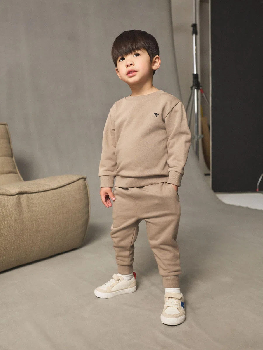 NEXT Jungen Logo Jogginghose und Sweatshirt im Set 62-122