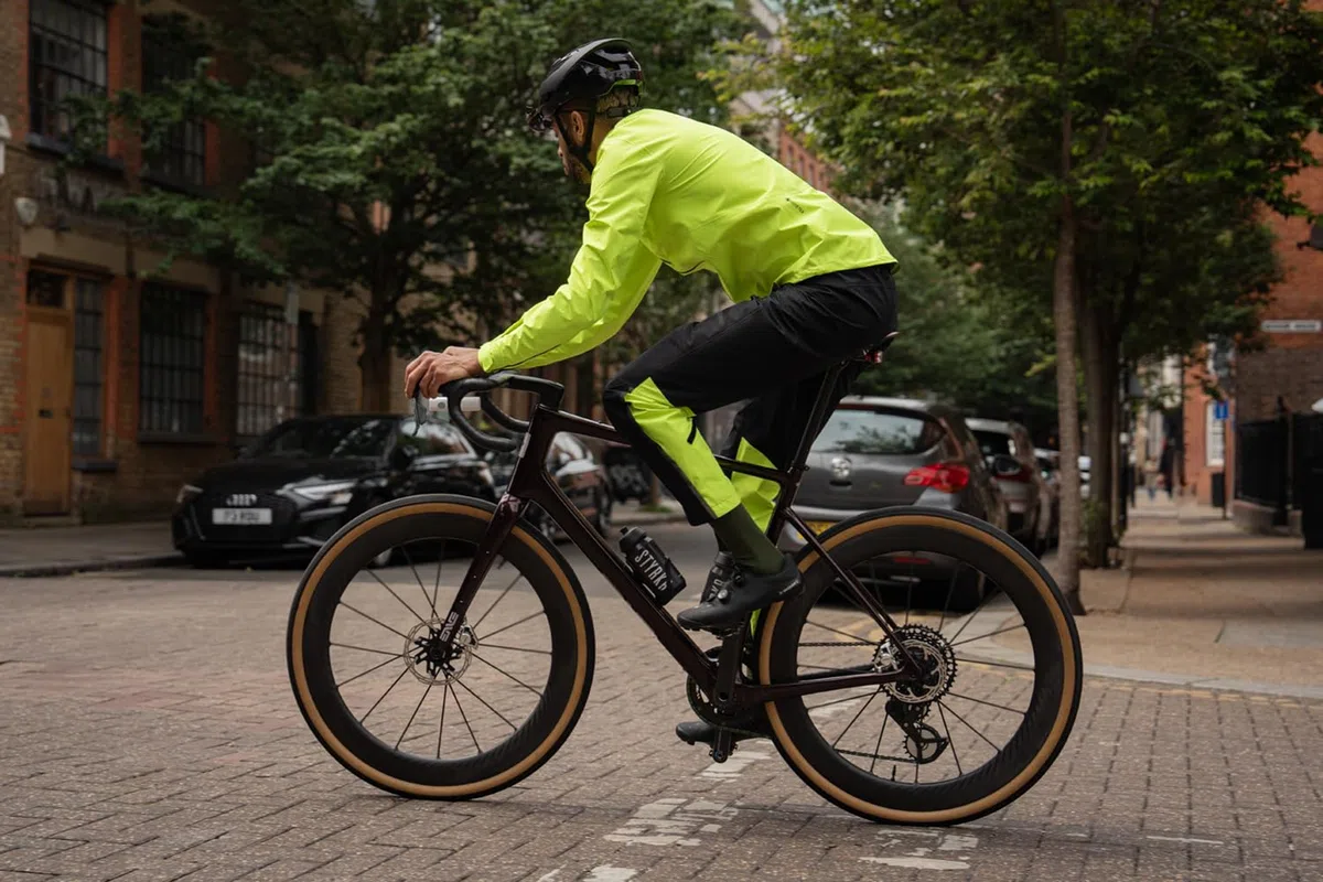 Gore WEAR Herren Glidewheel Gore-tex Hose, Black/Neon Yellow, XXL EU