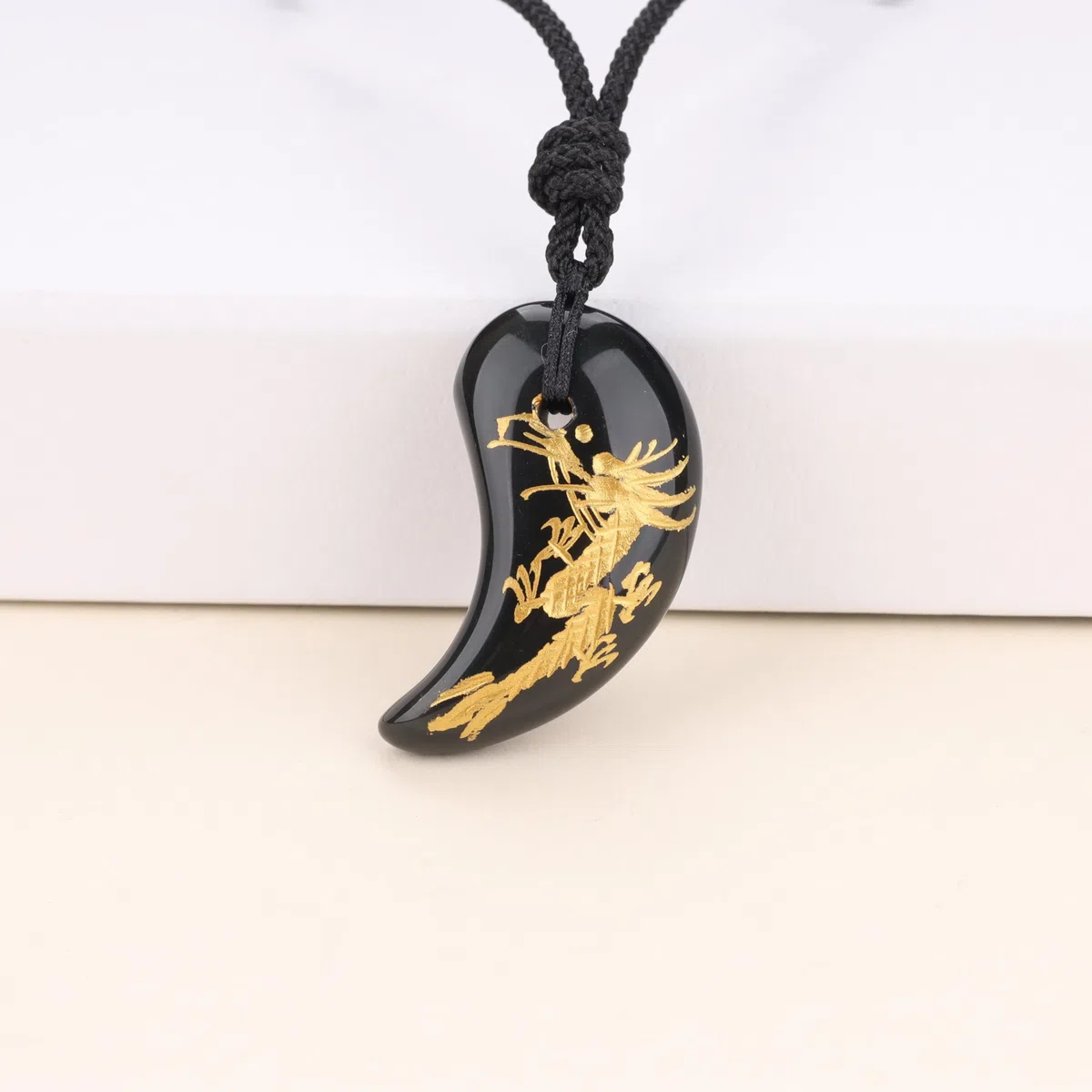COAI Unisex Edelstein Kette mit Japanischem Magatama Anhänger